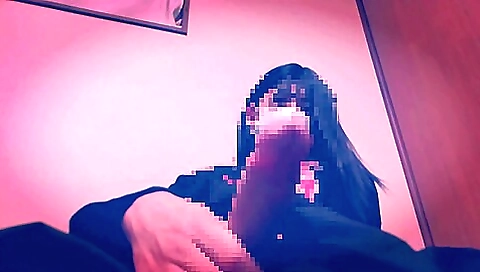 Japanese chick masturbates her wet pussy in solo video