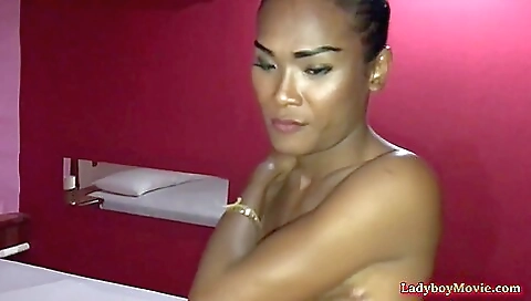 Asian amateur anal sex with a pretty face and a sexy body