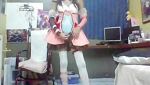 Latina with a sexy body gets naked for the first time