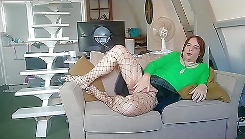 French redhead solo video with her boyfriend on the couch