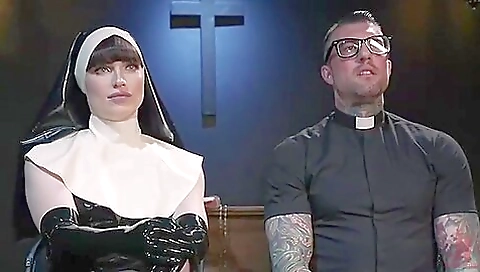 Brunette with small tits and nice curves gets her cunt whipped