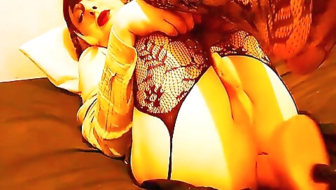 Brunette slut enjoys anal fucking with a big device